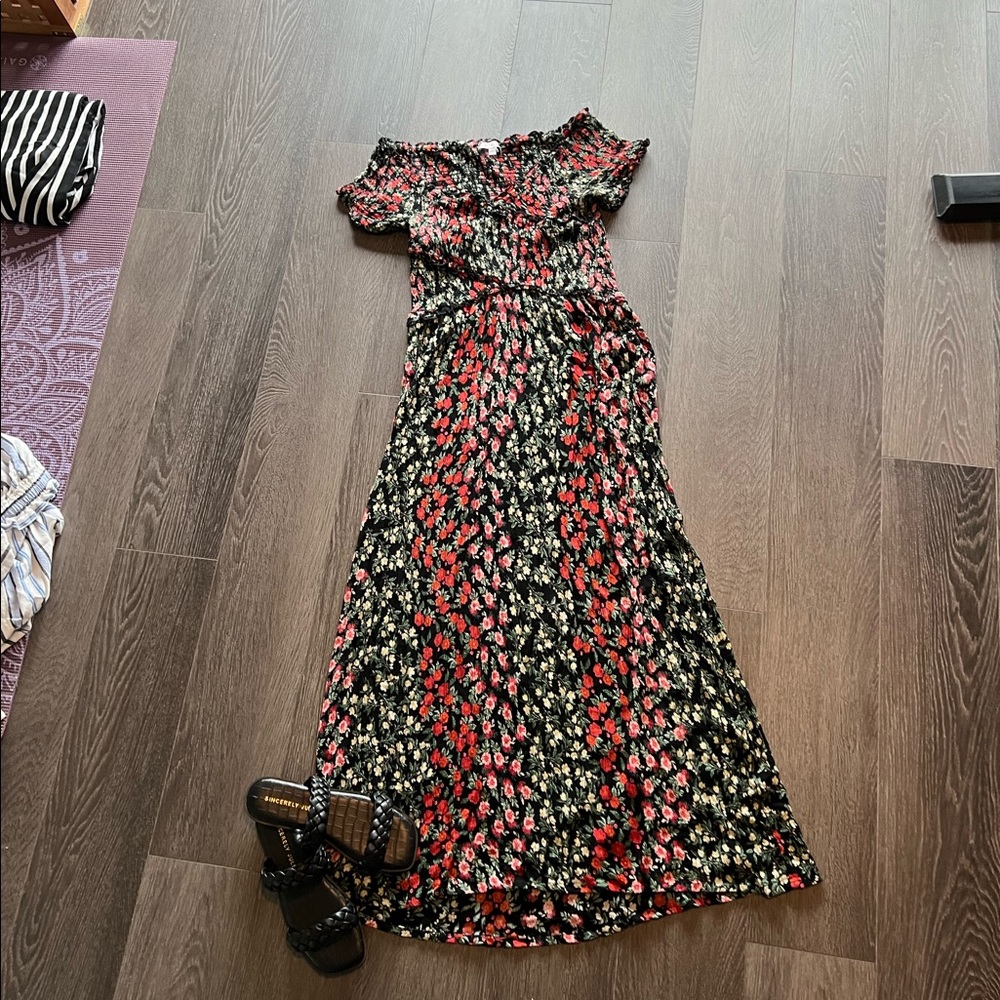Off shoulder maxi dress